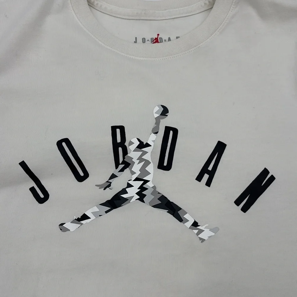Jordan T-Shirt Mens Graphic Tee Logo Short Sleeve‎ 'Sail' FB7365-133 size Medium